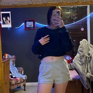 hollister boyfriend long sleeve crop top
